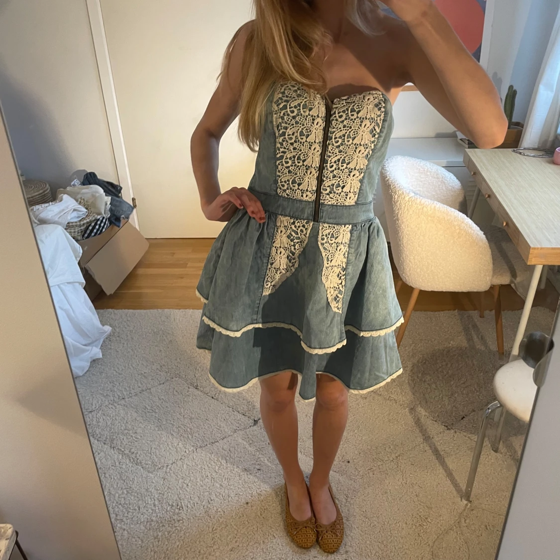 Jeansklänning volang och spets - 1