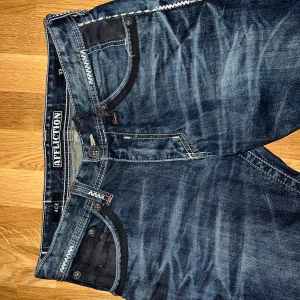 Affliction jeans - Snygga jeans i bra skick
