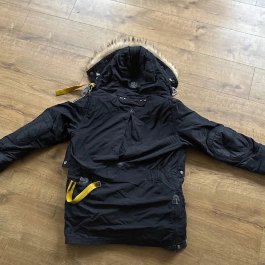 Svart vinterjacka från Parajumpers - 1