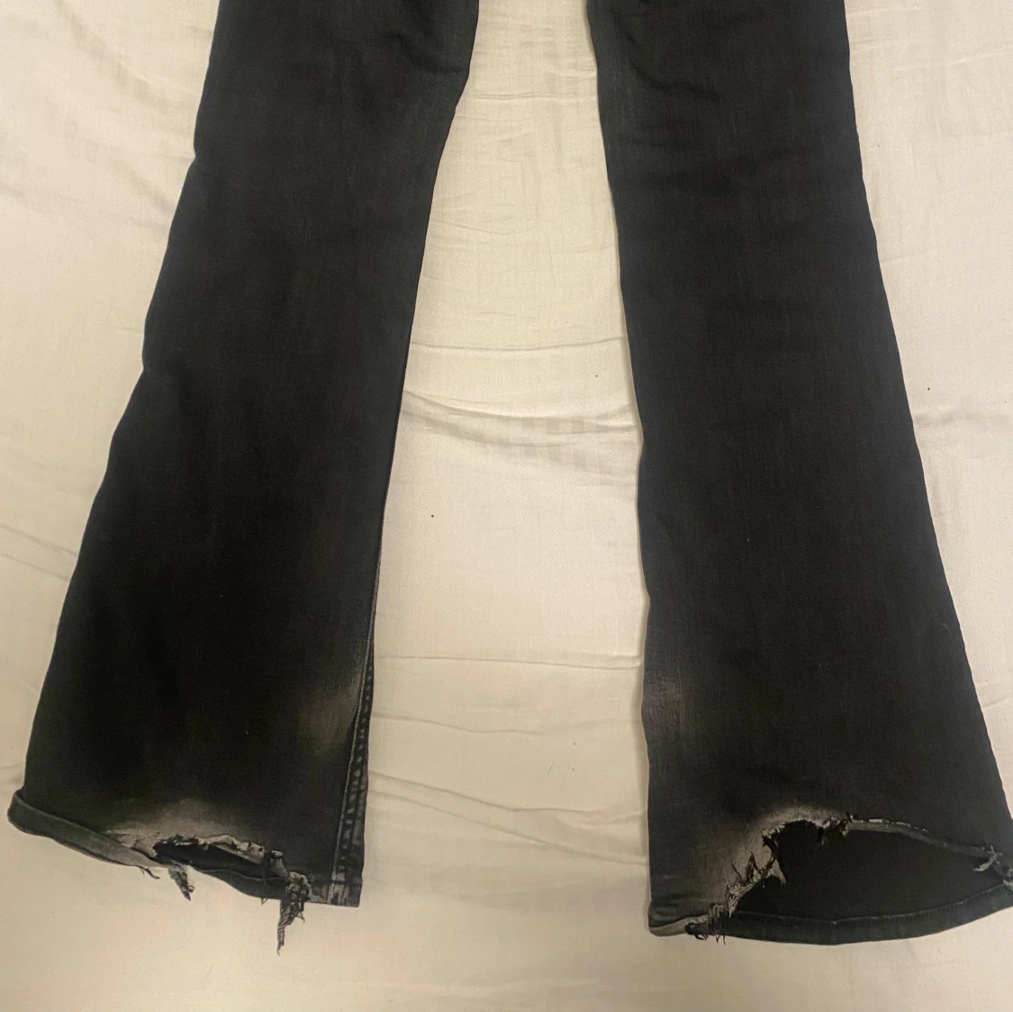 Svarta bootcut jeans - 3