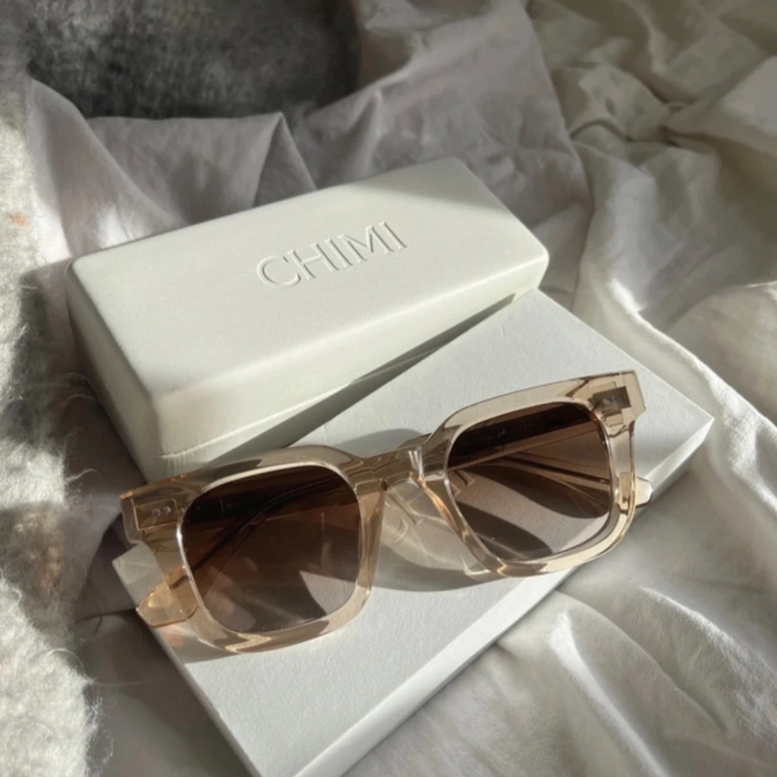 Solglasögonen, Chimi 04