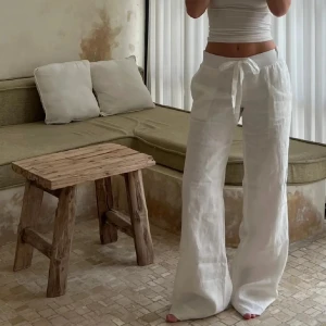 Alobha linnebyxor byta mot strl L - Någon som kan tänka sig byta sina alobha linnebyxor i storlek L mot mina i strl M. Dom har tecken på användning men sitter hur fint som helst!