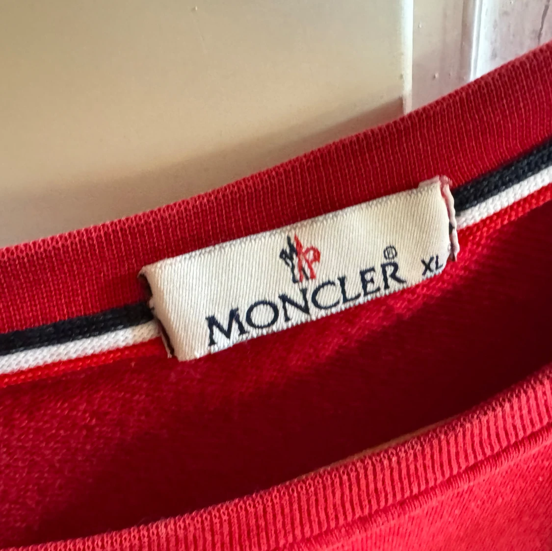 Röd tröja från Moncler - 3