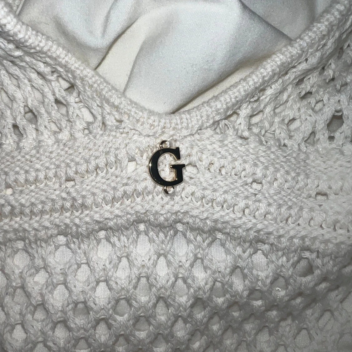 Vit stickad långklänning från Guess - 3