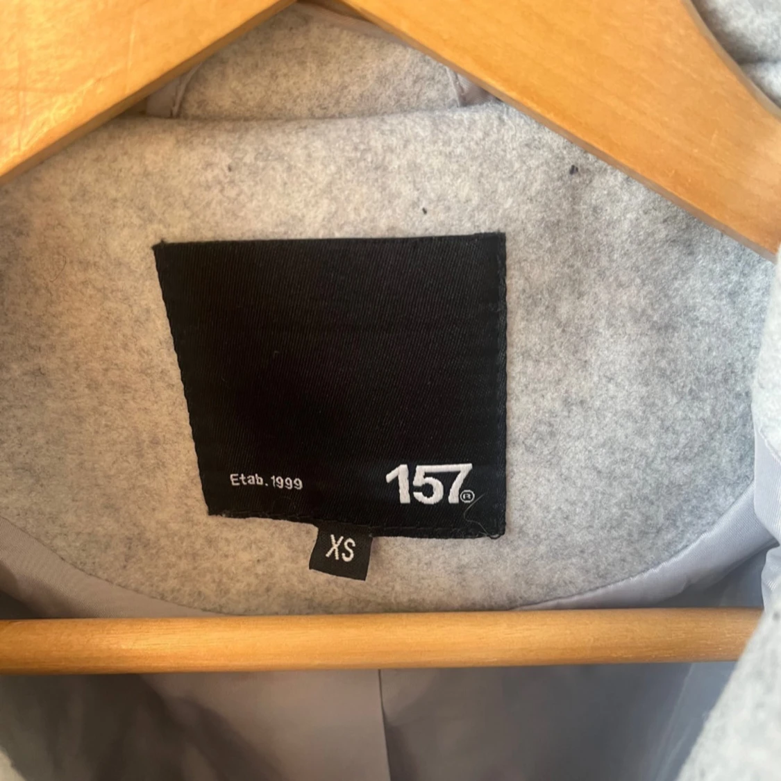 Grå kappa från lager  - 1