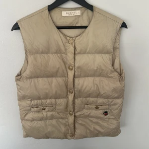 Busnel Dun Väst - Beige, storlek 36, fint skick