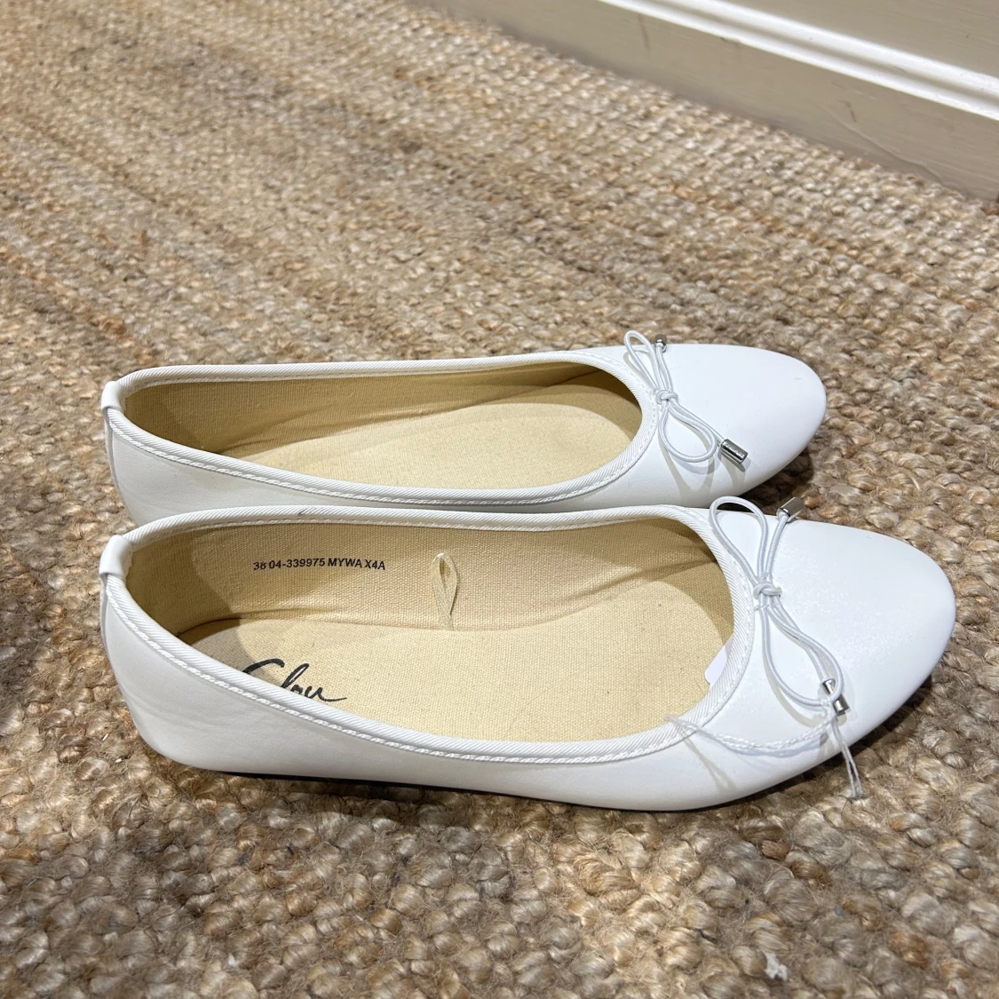 Vita ballerinaskor med rosett - 1