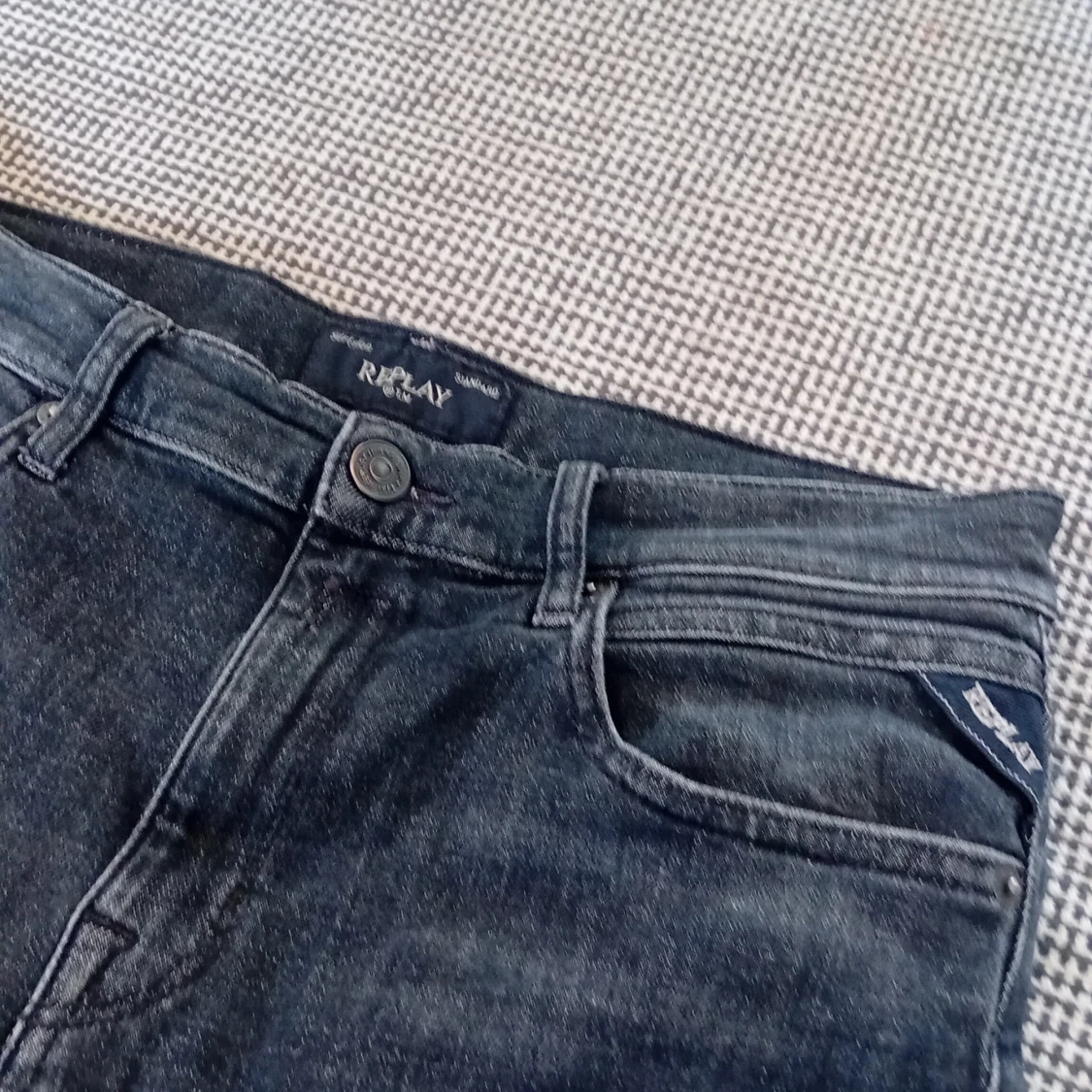 Mörkgrå jeans från Replay - 3