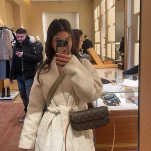 Teddy kappa - Vit Teddy kappa från new yourker 