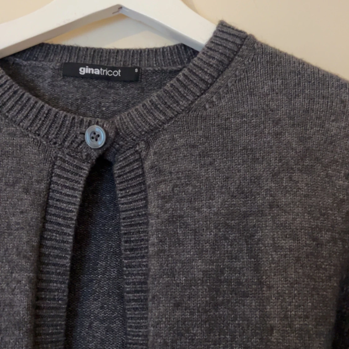 Mörkgrå kofta - Gina