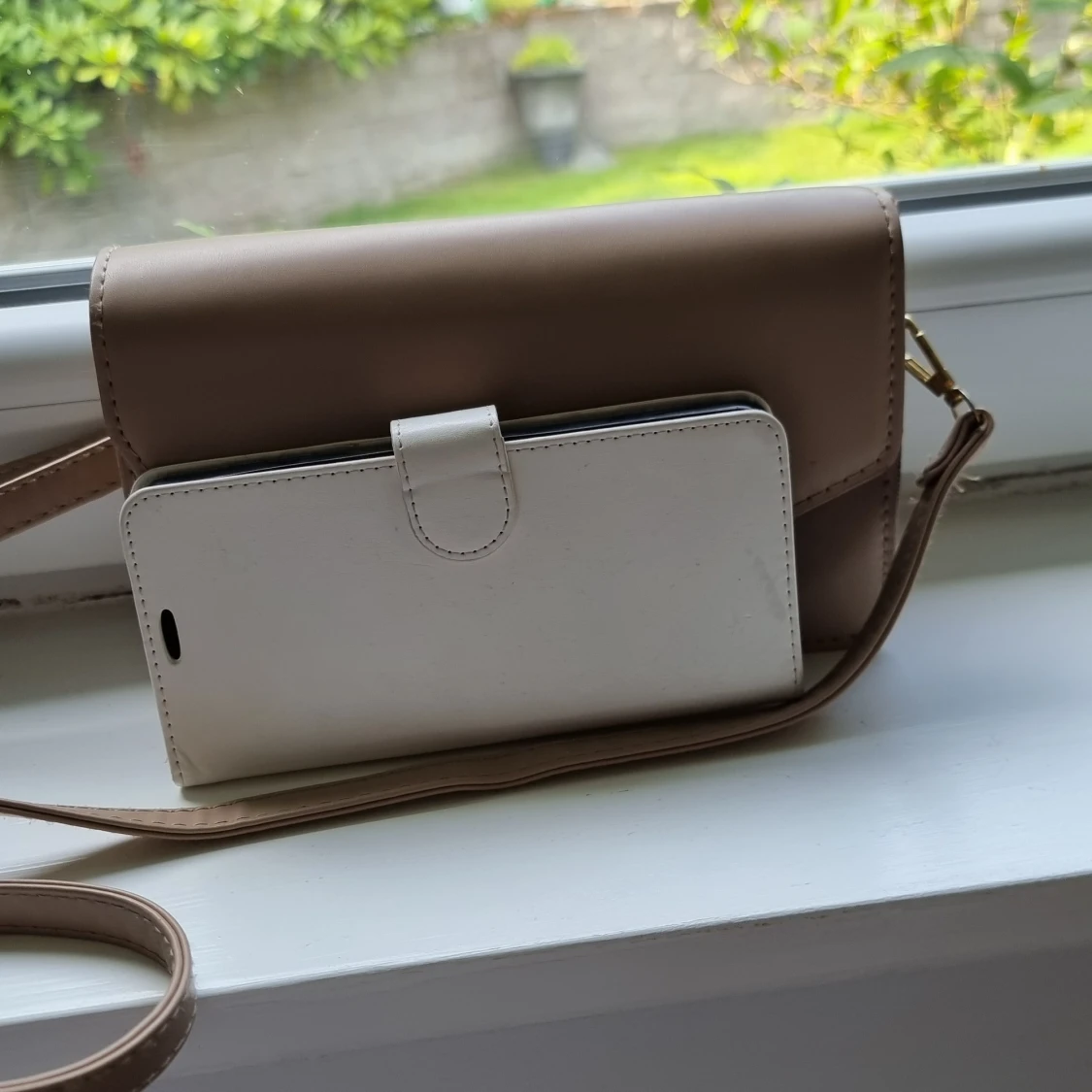 Beige väska med axelrem - 2