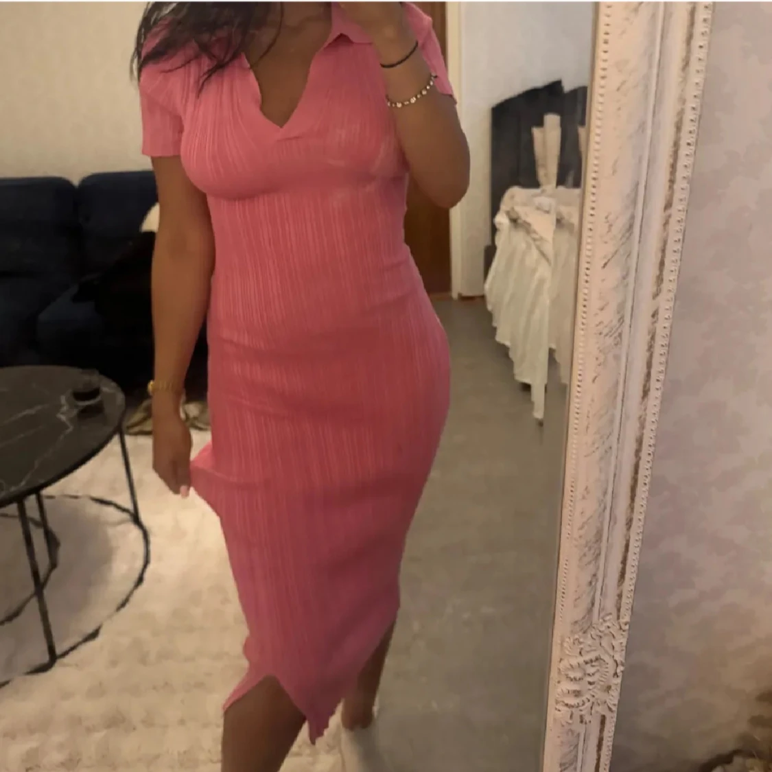 Rosa ribbad långklänning med slits