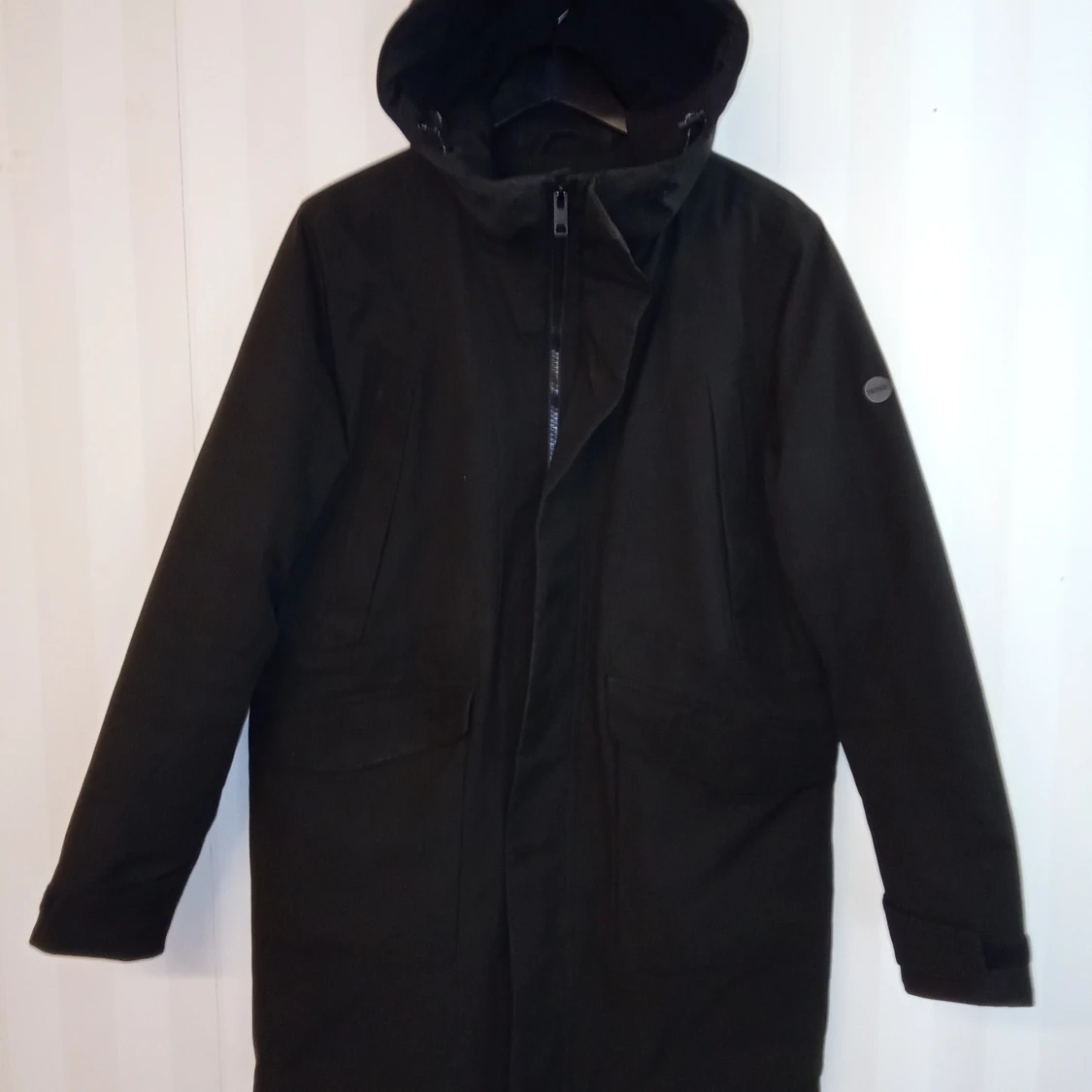 Svart vinterparkas från Elvine