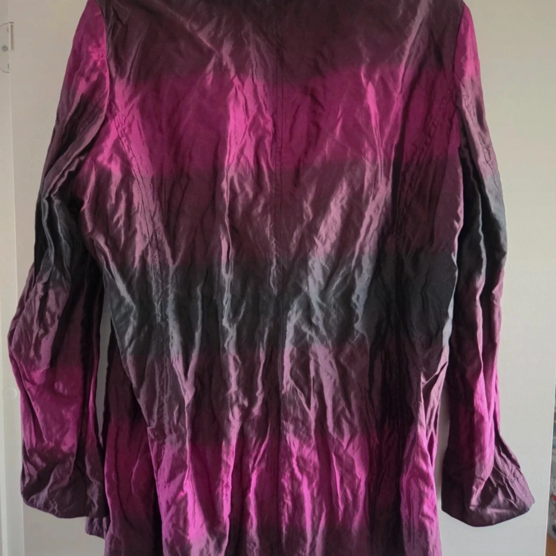 Svart och rosa kavaj i metallic - 1