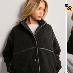 Teddy jacka - Säljer min svarta Teddy jacka ifrån Nelly som är i bra skick och slutsåld