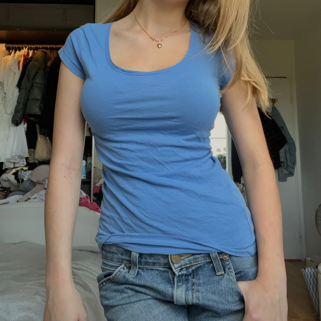 Blå tight t-shirt med rund urringning  - 3