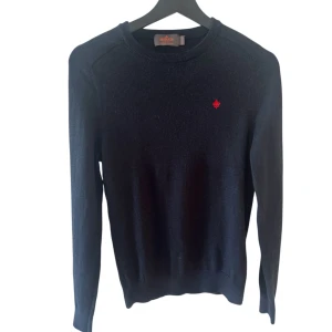 MORRIS MERINOULL TRÖJA  - Morris tröja - Sitter som XS (står S på lappen) - 100% merinoull - Mycket fint skick - hör av er vid minsta fundering // Deluxecloset 