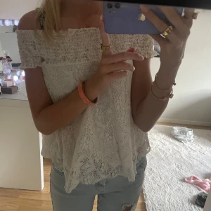 Spets blus  - Bra skick