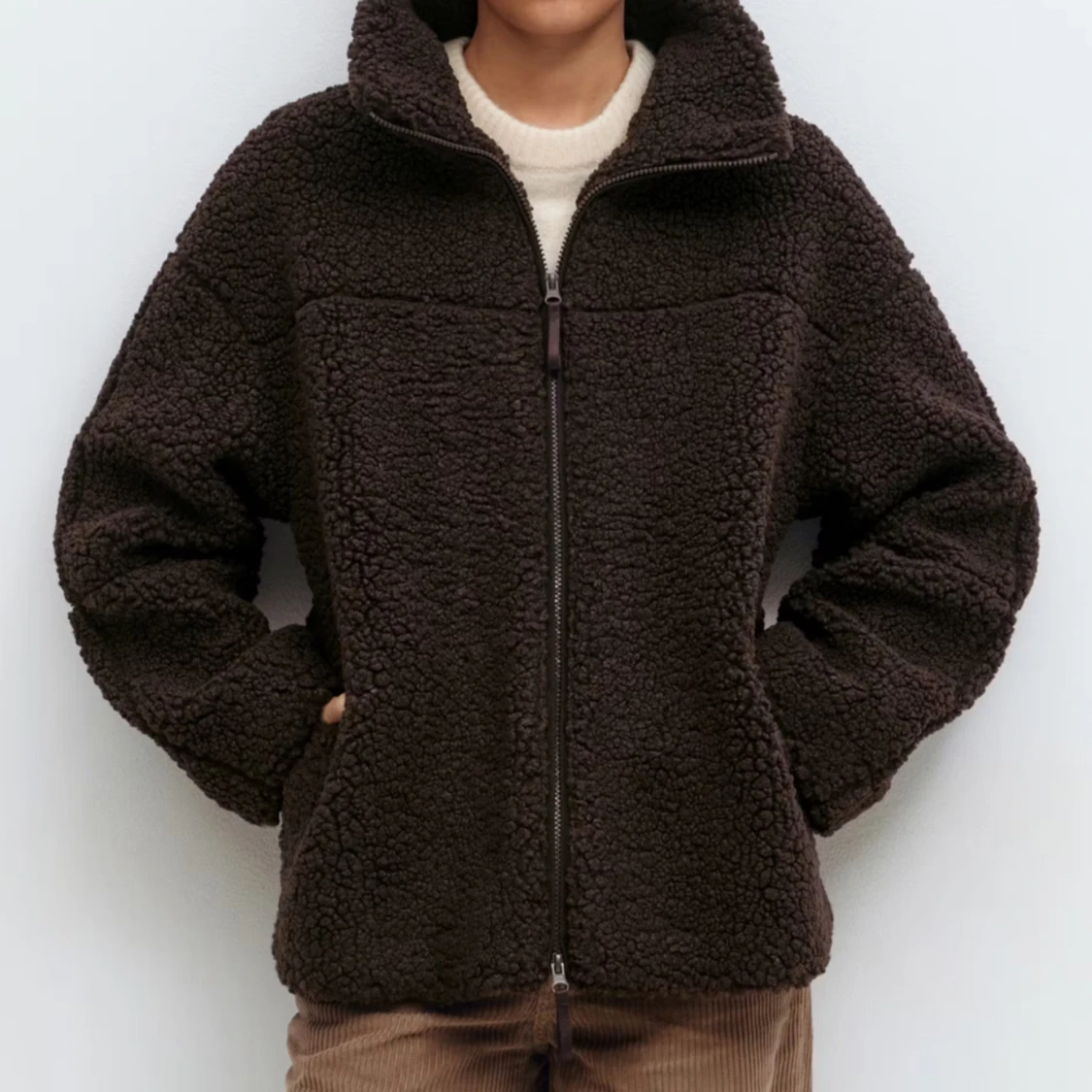 Mörkbrun teddyjacka med dragkedja