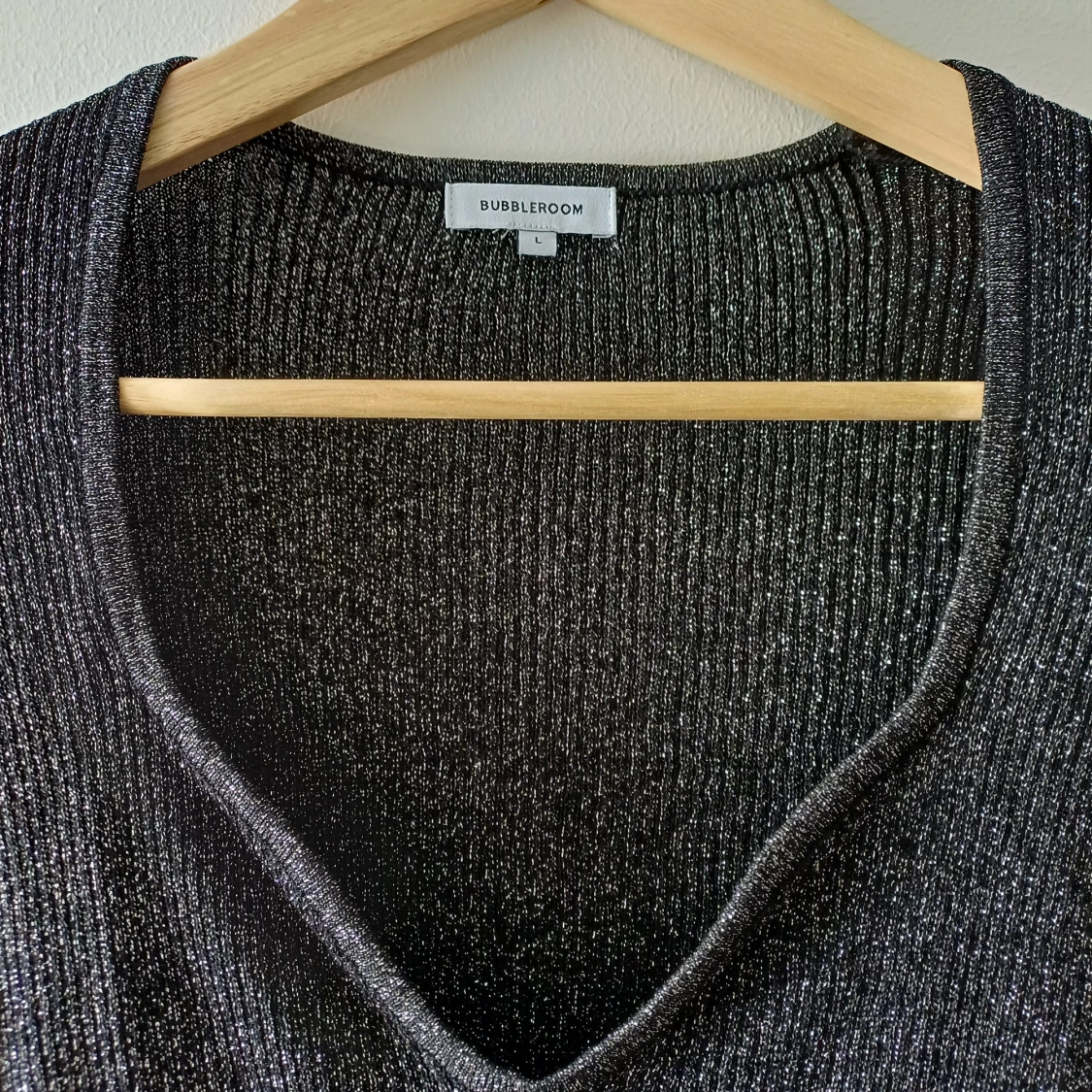 Glittrig svart ribbad tröja Bubbleroom - 4