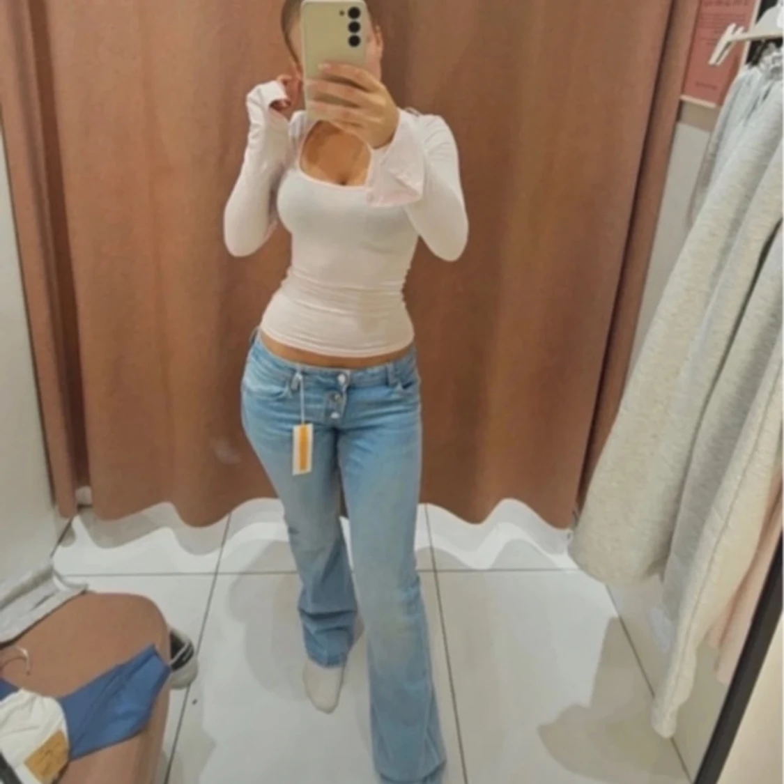 Ljusrosa långärmad topp med djup ringning - 1