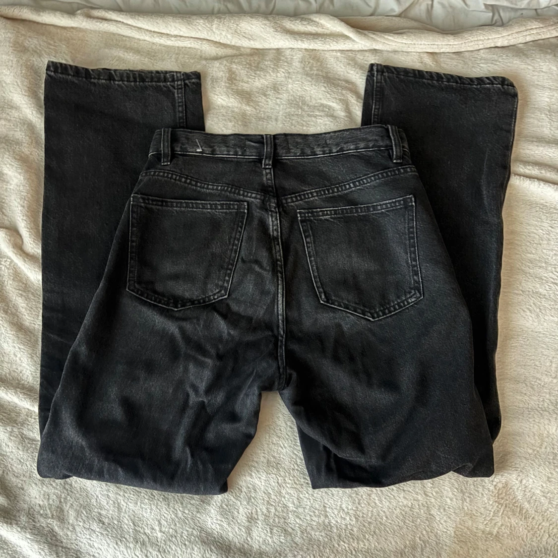 Svarta raka jeans från Mango - 3