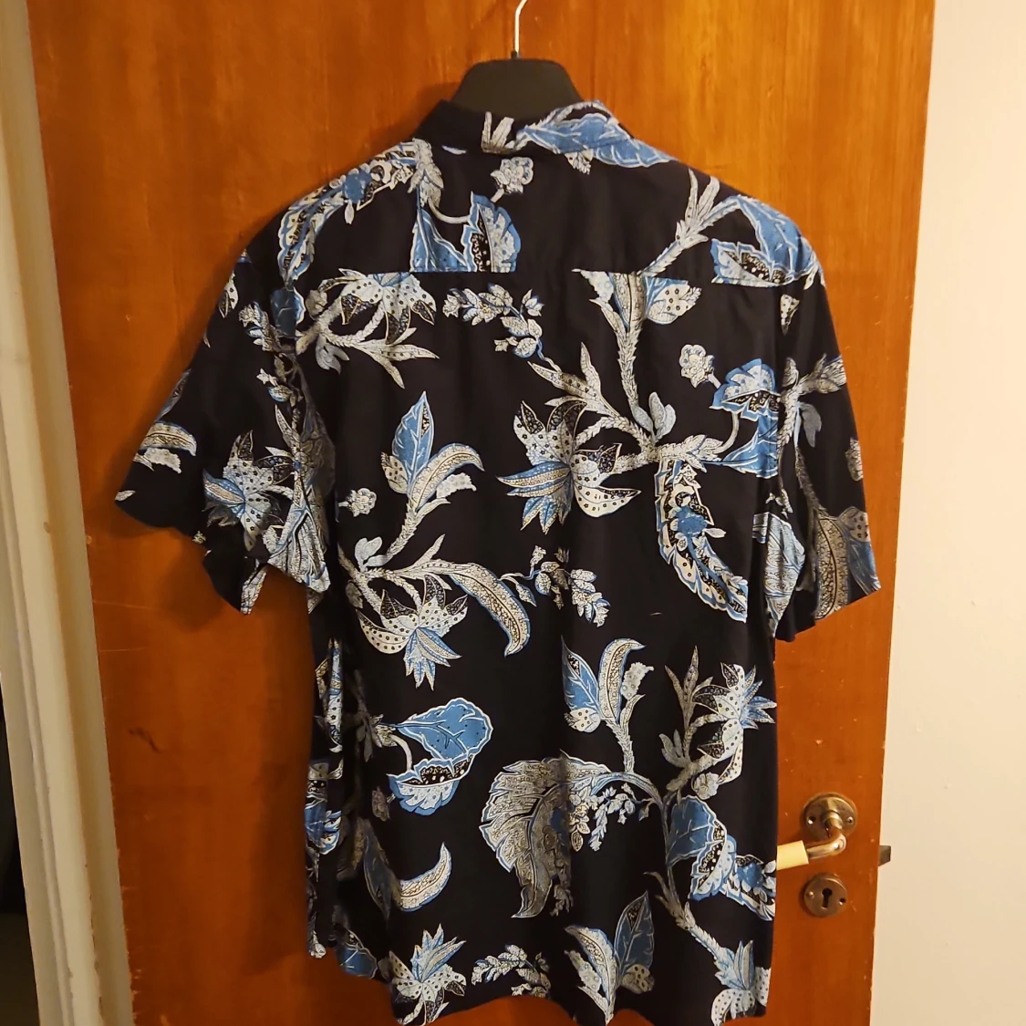 Blommig kortärmad skjorta från H&M - 2