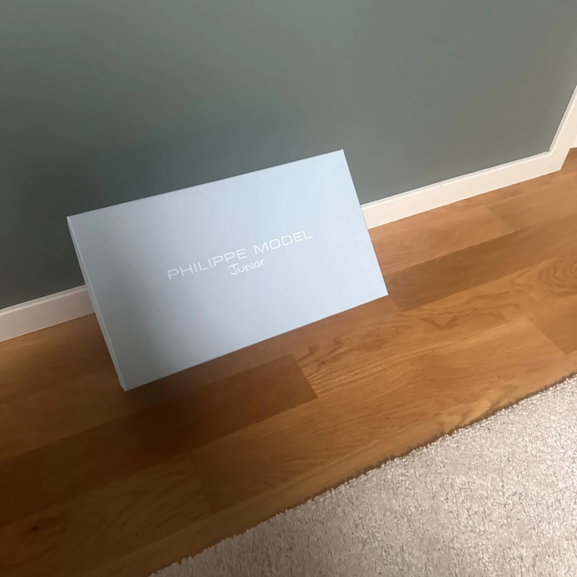 (Phillpe model box bara!)