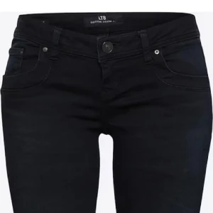 ltb jeans valerie - säljer dessa snygga ltb jeansen i färgen midnattsblå pga att de har blivit små!!💞💞💞💞💖💖💖