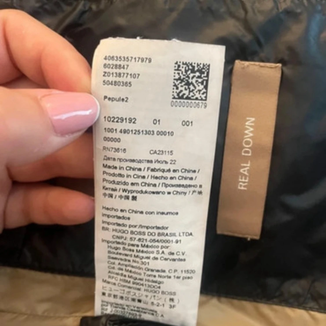 Svart dunjacka från BOSS med huva - 4