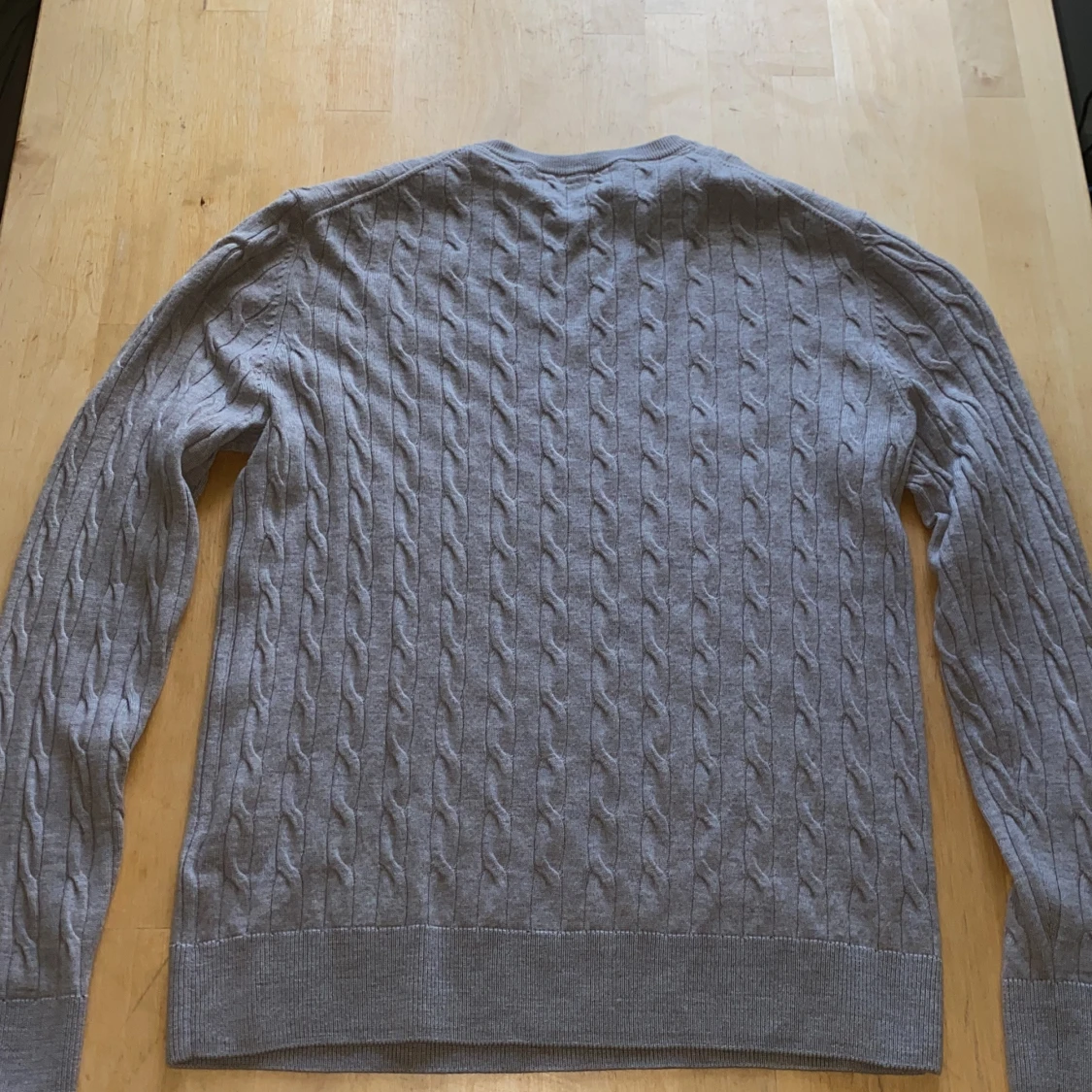 Merino kabelstickad tröja - 1