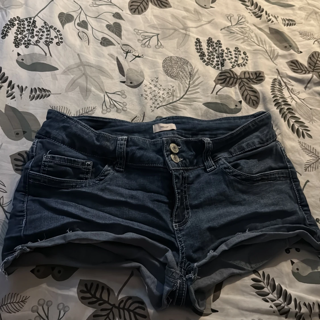 Jeansshorts ifrån Nelly  - 1