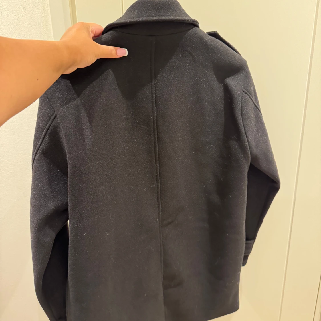 Svart rock med guldknappar från ONLY - 3