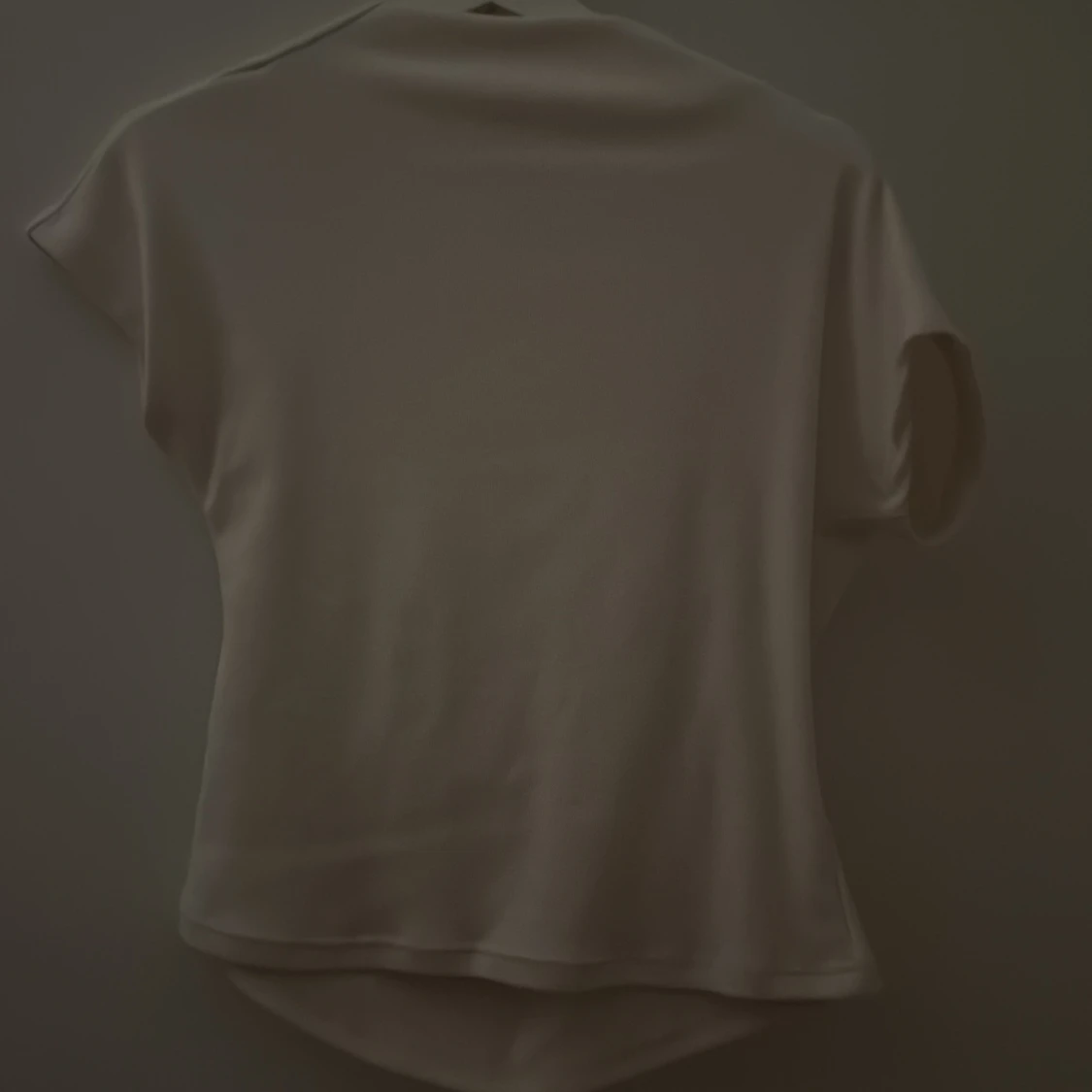 Beige omlott blus i satin - 1