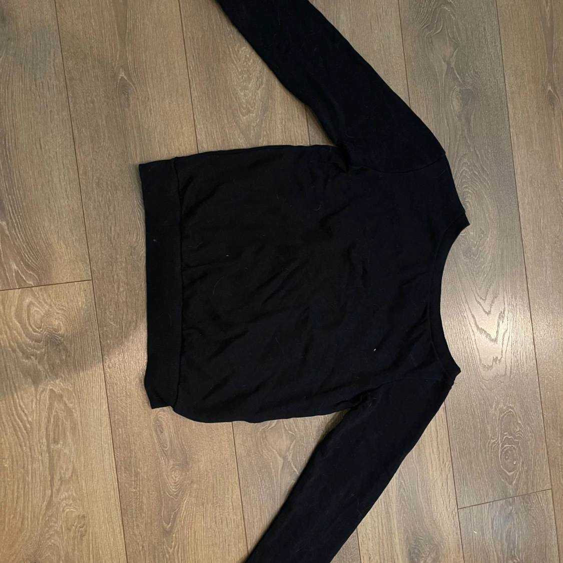 långärmad offshoulder tröja 