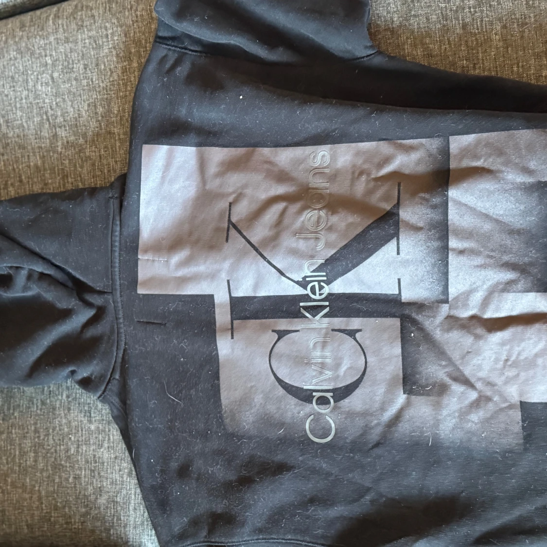 Svart Calvin Klein hoodie med logga - 1