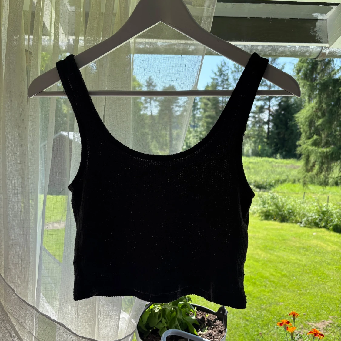 Svart croppad linnetopp FB Sister XS