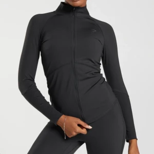 Gymshark träningsjacka - Gymshark elevate zip jacket i strl S, skriv för fler bilder eller frågor!💞 använd endast 1 gång