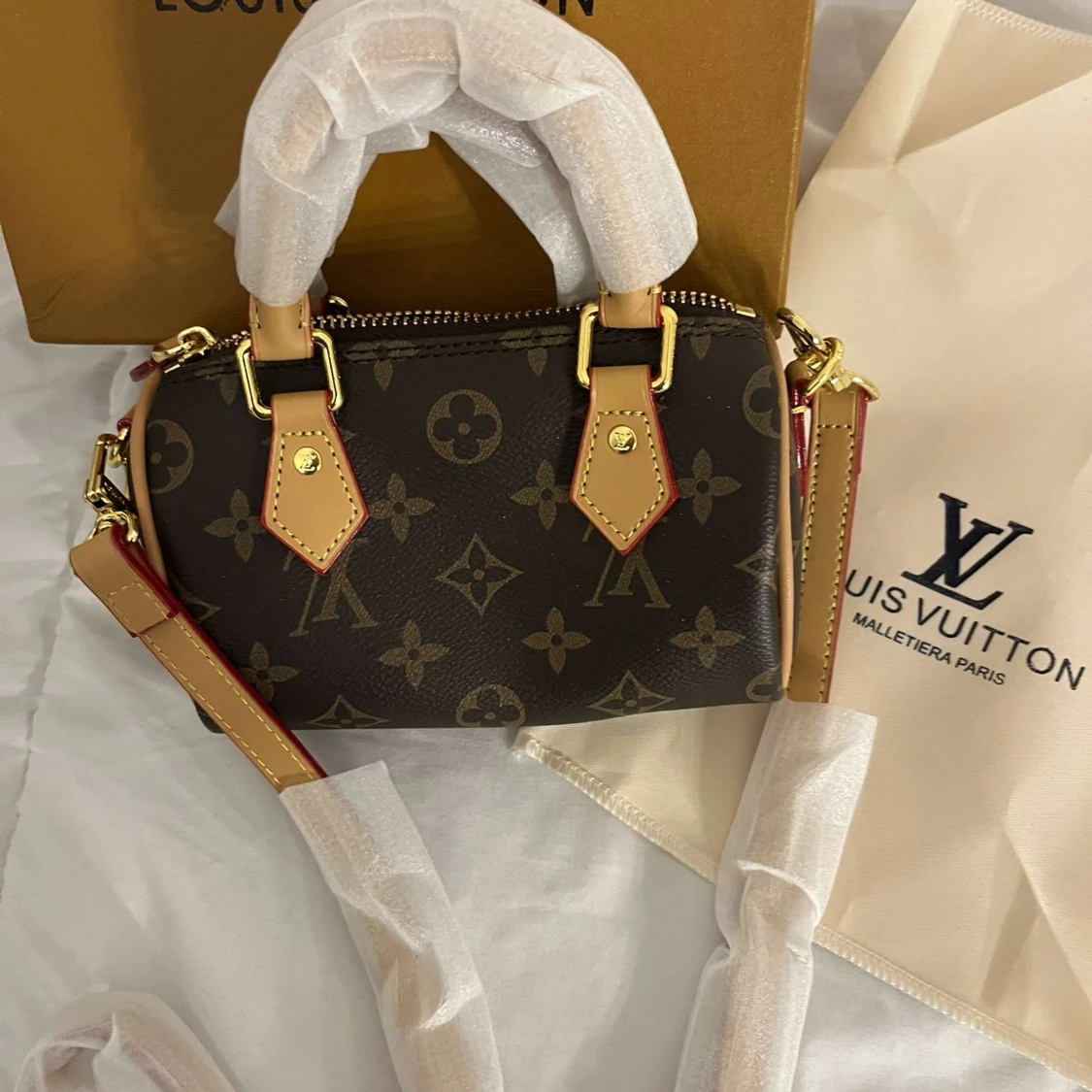 Fin Brun Axelväska Helt NY - 2