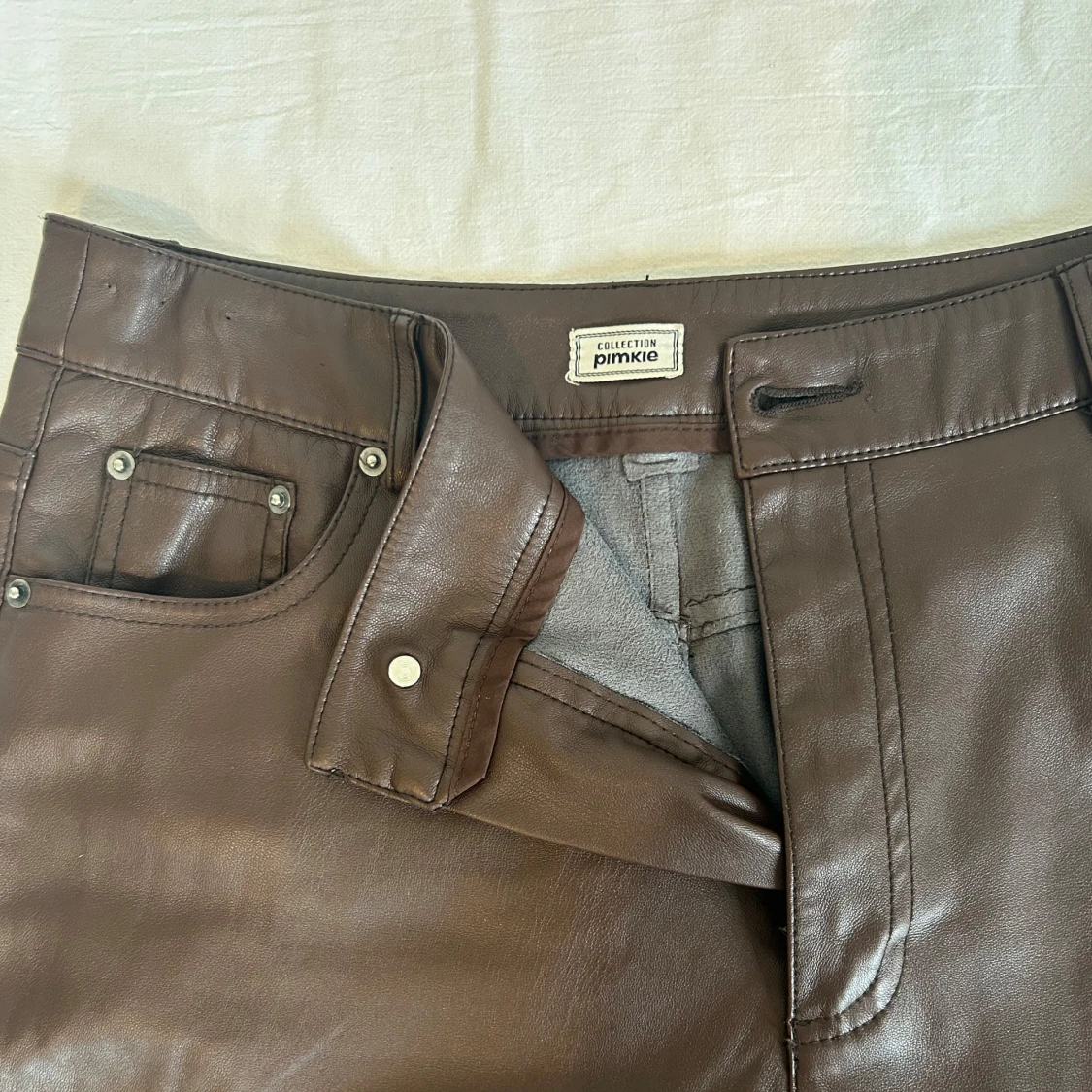 Bruna skinnbyxor från Pimkie - 3