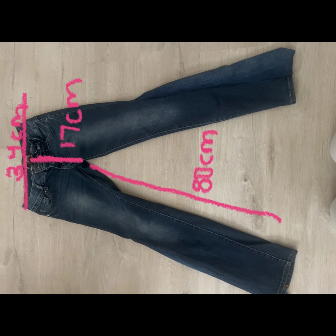 Lågmidjade jeans med rosett! - 2