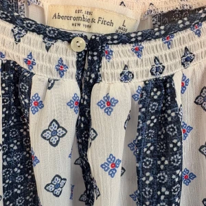 Tunika från Abercrombie and fitch  - Fin luftig tunika. Knappt använd. 