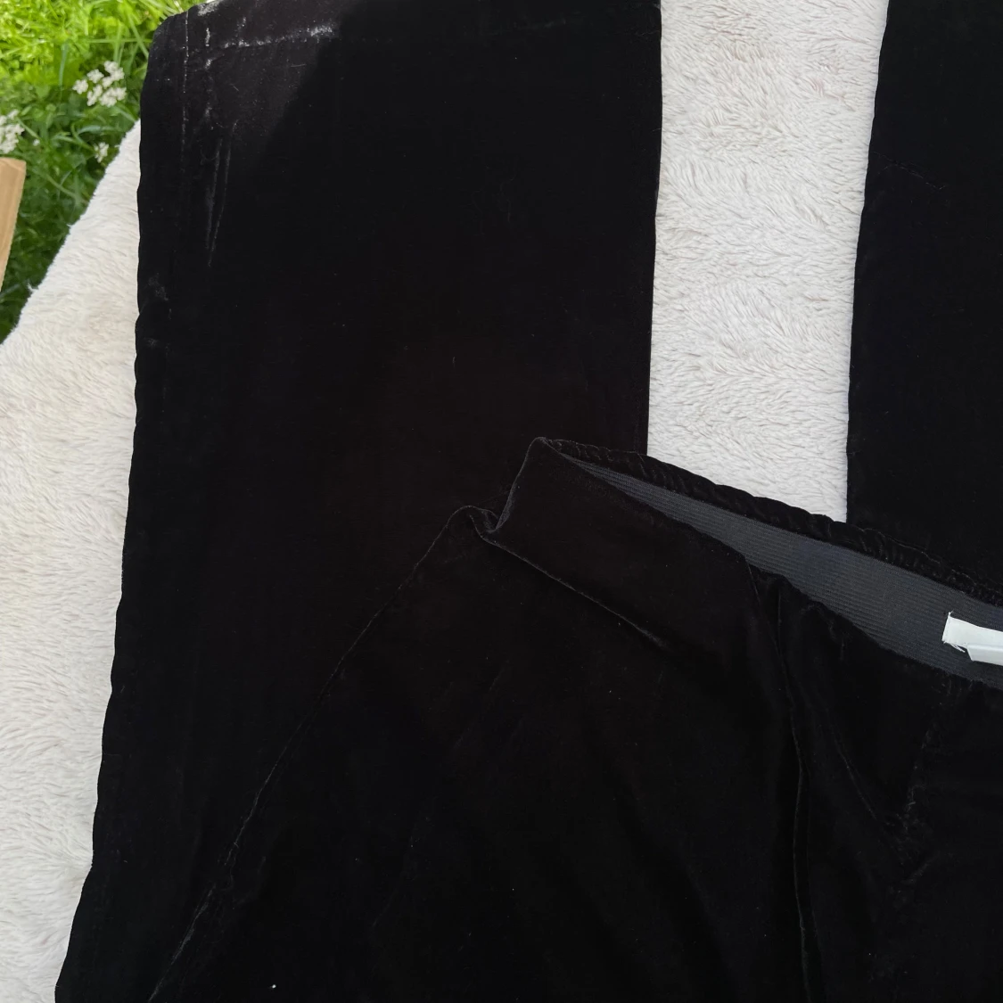 Svarta sammetsbyxor från H&M - 2