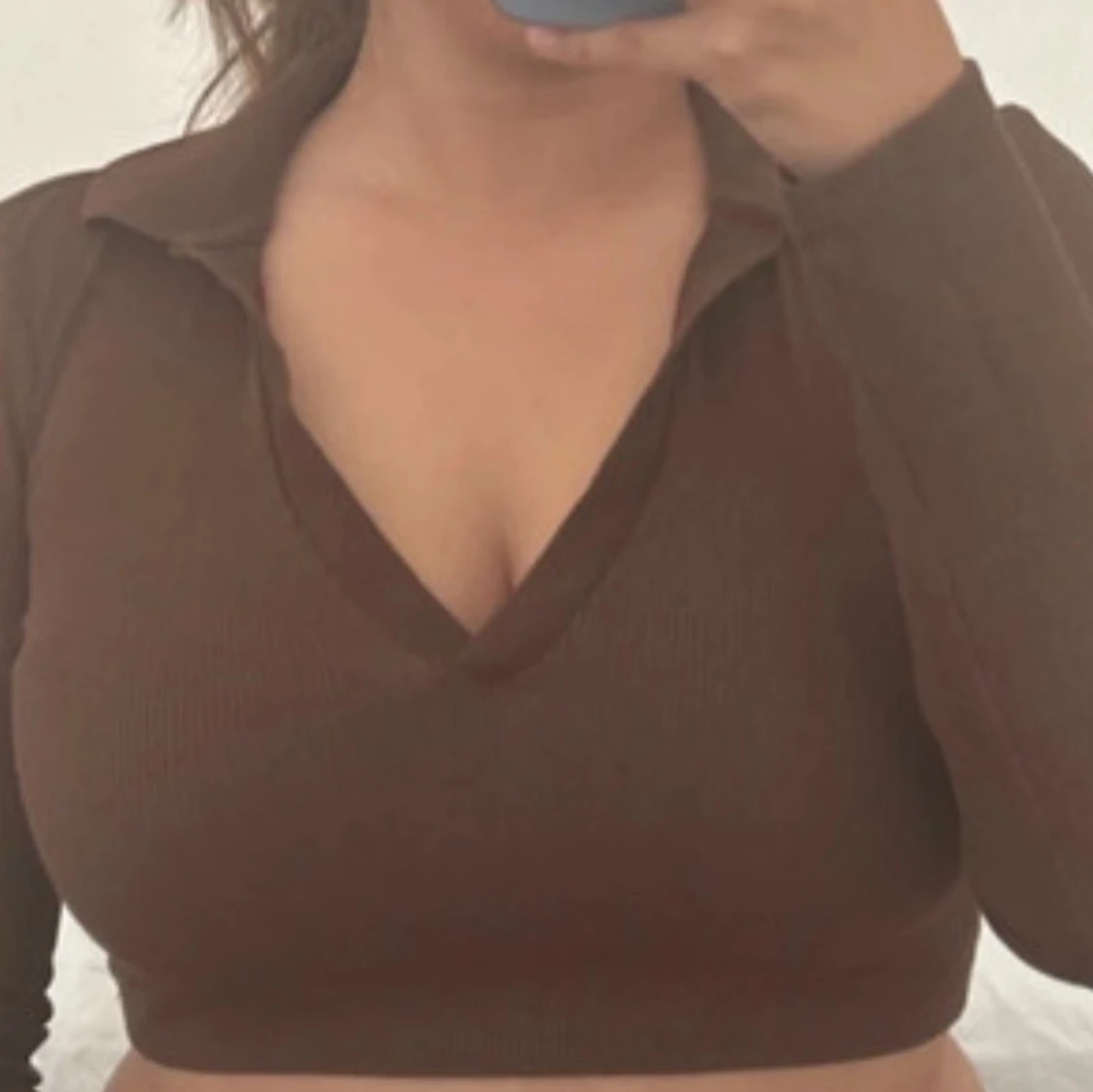 Brun croppad ribbad topp från Zara