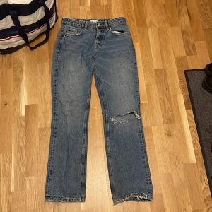 Jeans från Zara  - Jeans från Zara i storlek 36