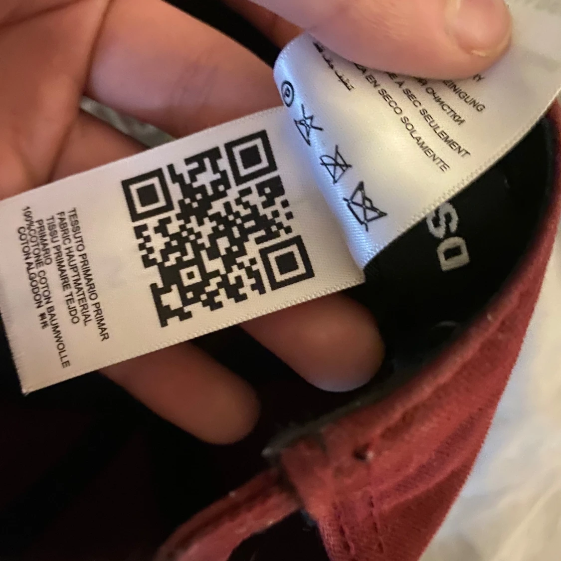 Vinröd keps från Dsquared2 med broderad patch - 2