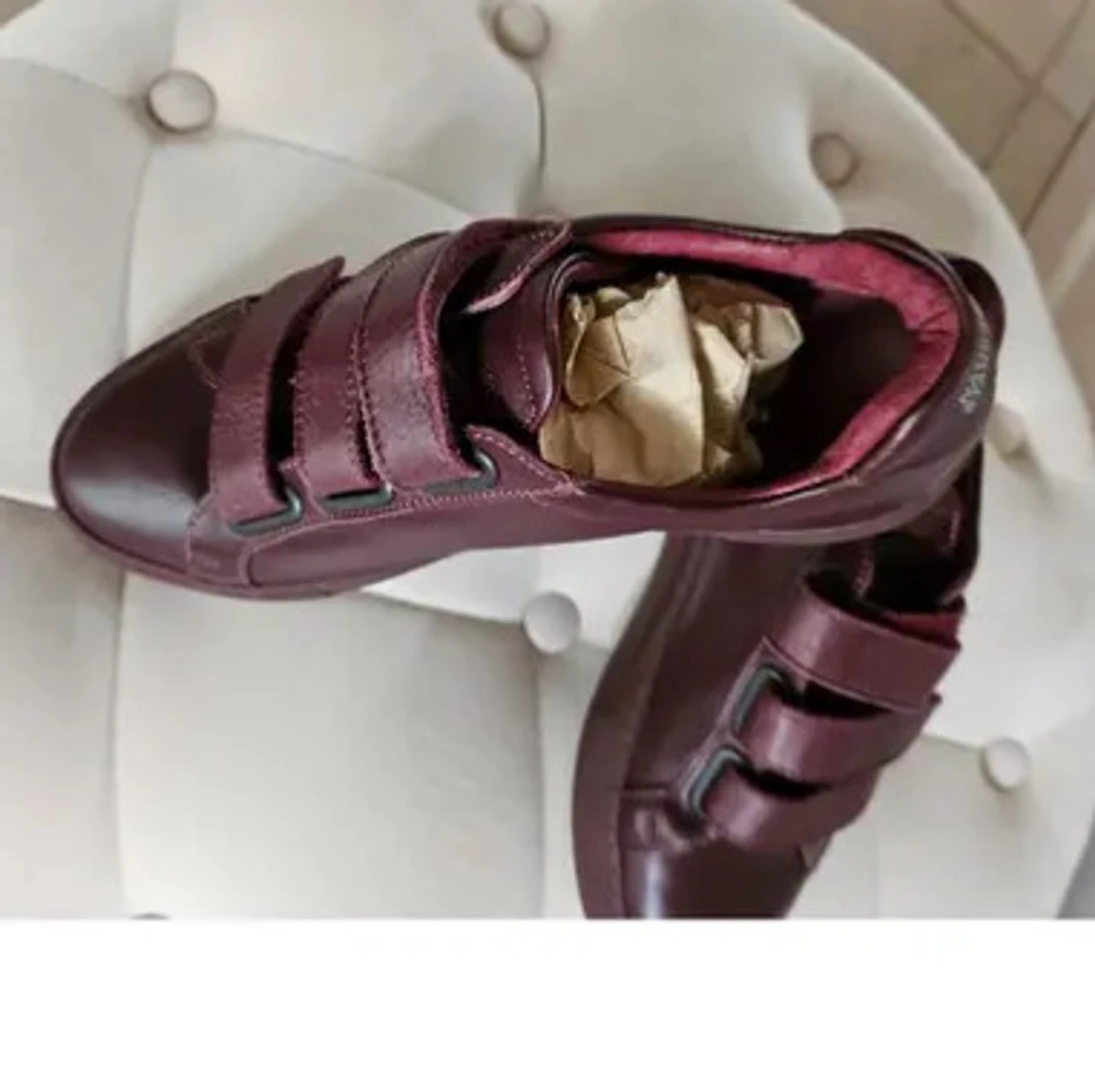 Vinröda sneakers från National Standard - 3