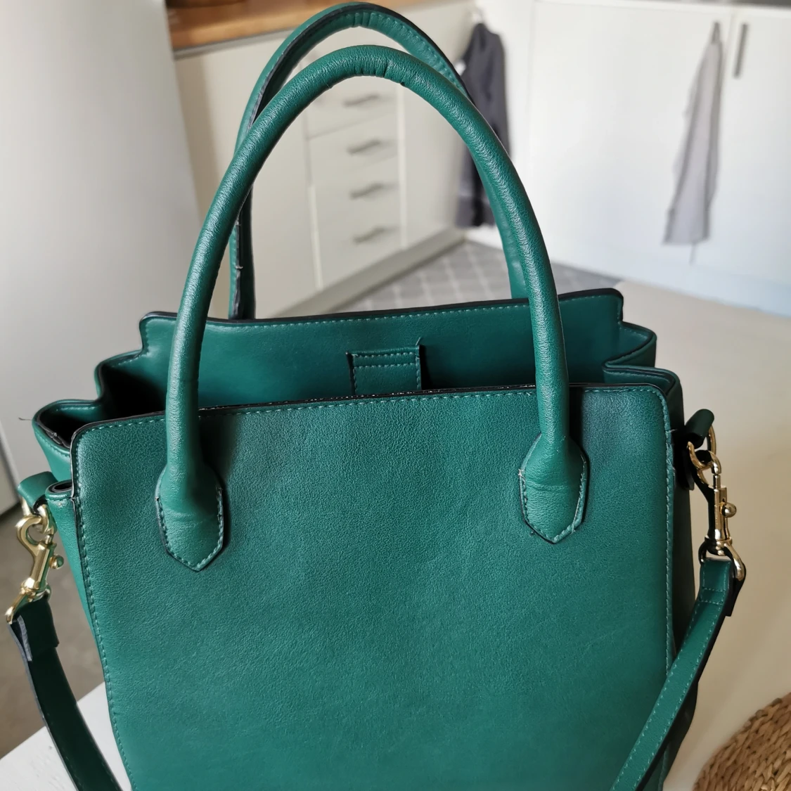 Grön handväska från Holly & White - 3