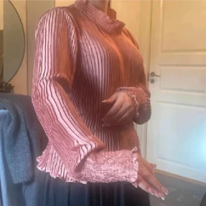 Zara blus❤️ - Så fin zara blus som passar till allt nu till vår och sommar❤️ Nyskick