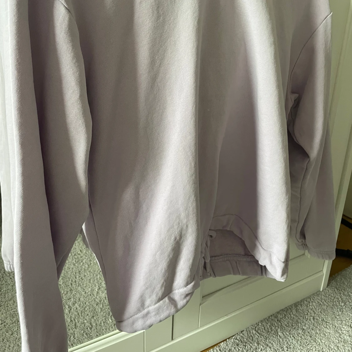 Ljuslila hoodie med huva - 1